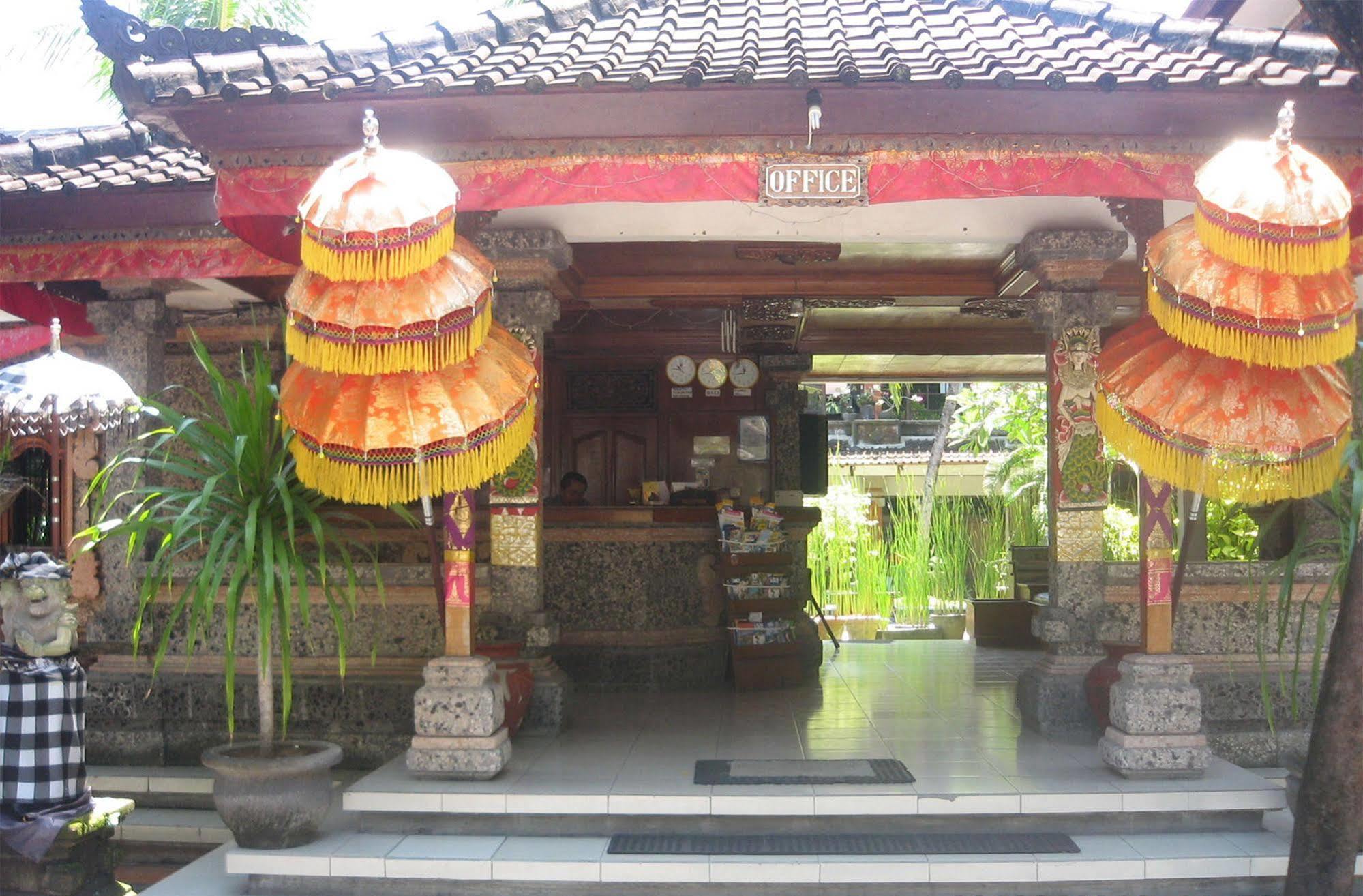 Hotel Puri Tanah Lot Kuta Lombok Exterior foto